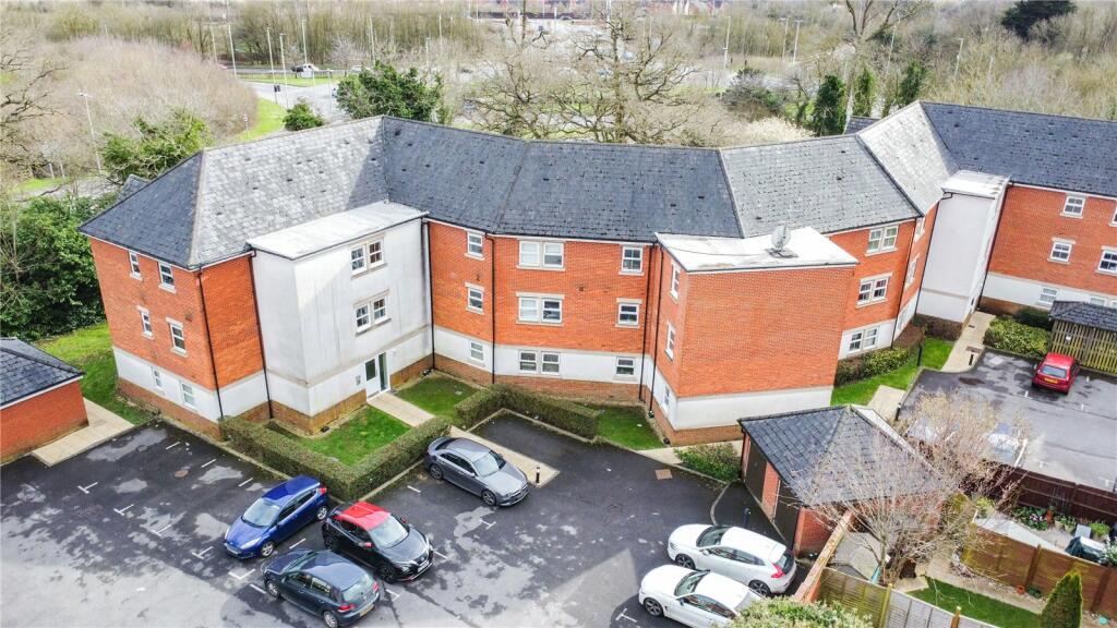 2 bedroom apartment for sale in Rossby, Shinfield, Reading, Berkshire, RG2