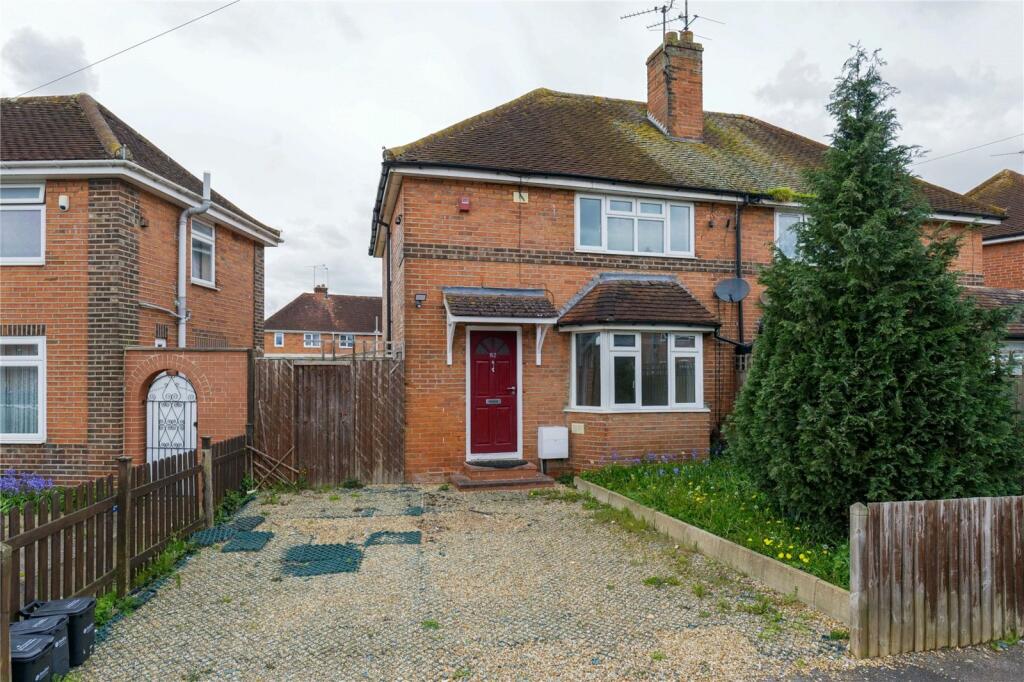 3 bedroom semi-detached house for rent in Kingsbridge Road, Reading, Berkshire, RG2