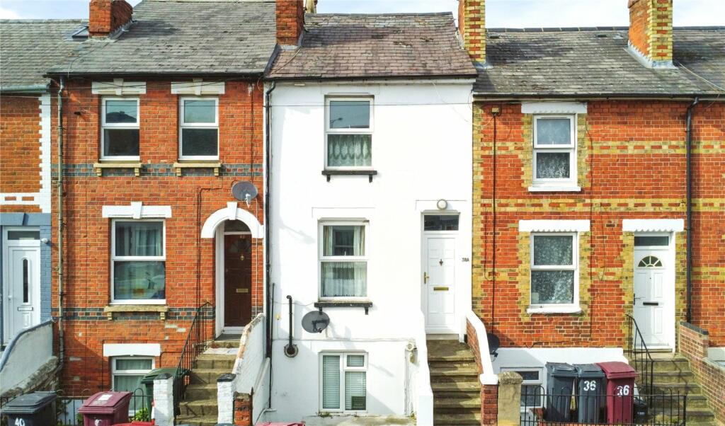 2 bedroom maisonette for sale in William Street, Reading, Berkshire, RG1