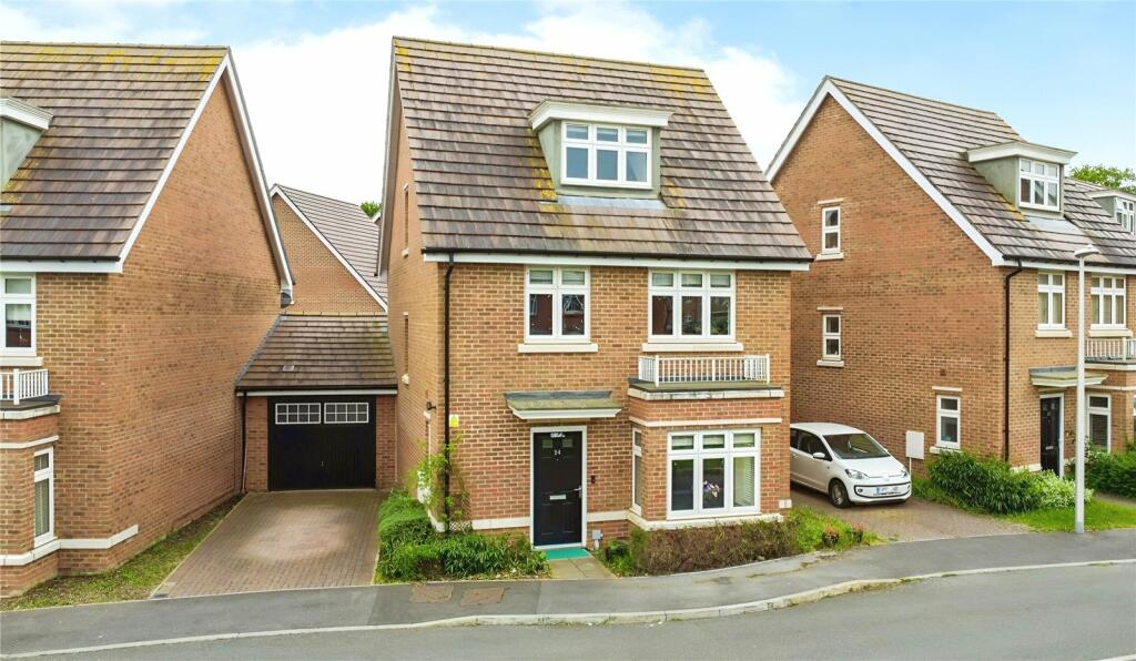 5 bedroom link detached house for rent in Blackstone Way, Earley