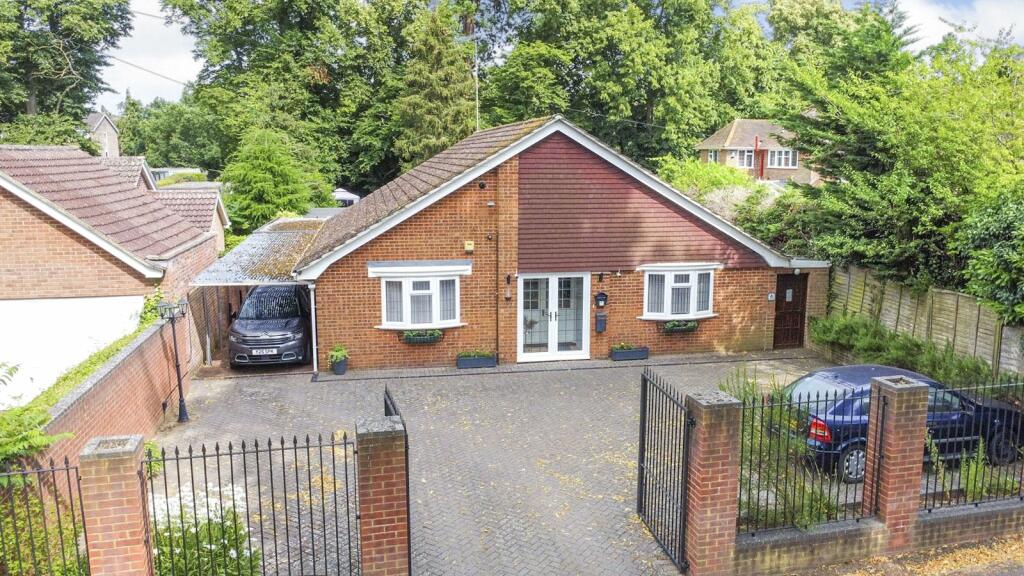 Main image of property: Parkside Road, Reading, Berkshire, RG30