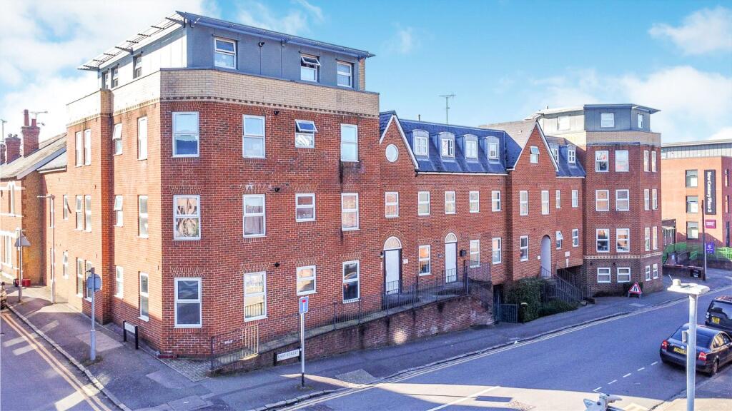 Main image of property: East Street, Reading, Berkshire, RG1