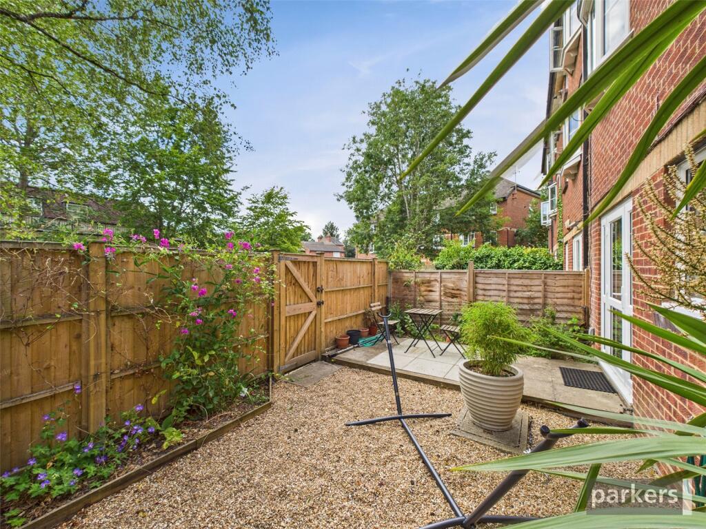 Main image of property: Muirfield Close, Reading, Berkshire, RG1