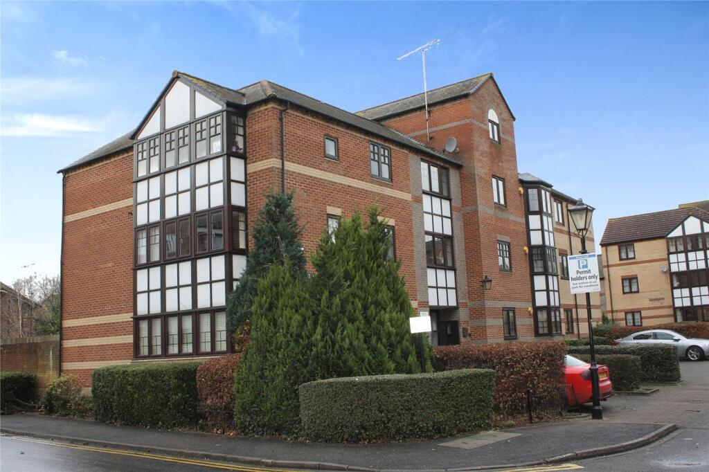 Main image of property: Swan Place, Reading, Berkshire, RG1