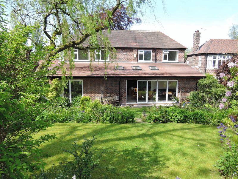 4 bedroom detached house for sale in Woodlands Road, Handforth, SK9