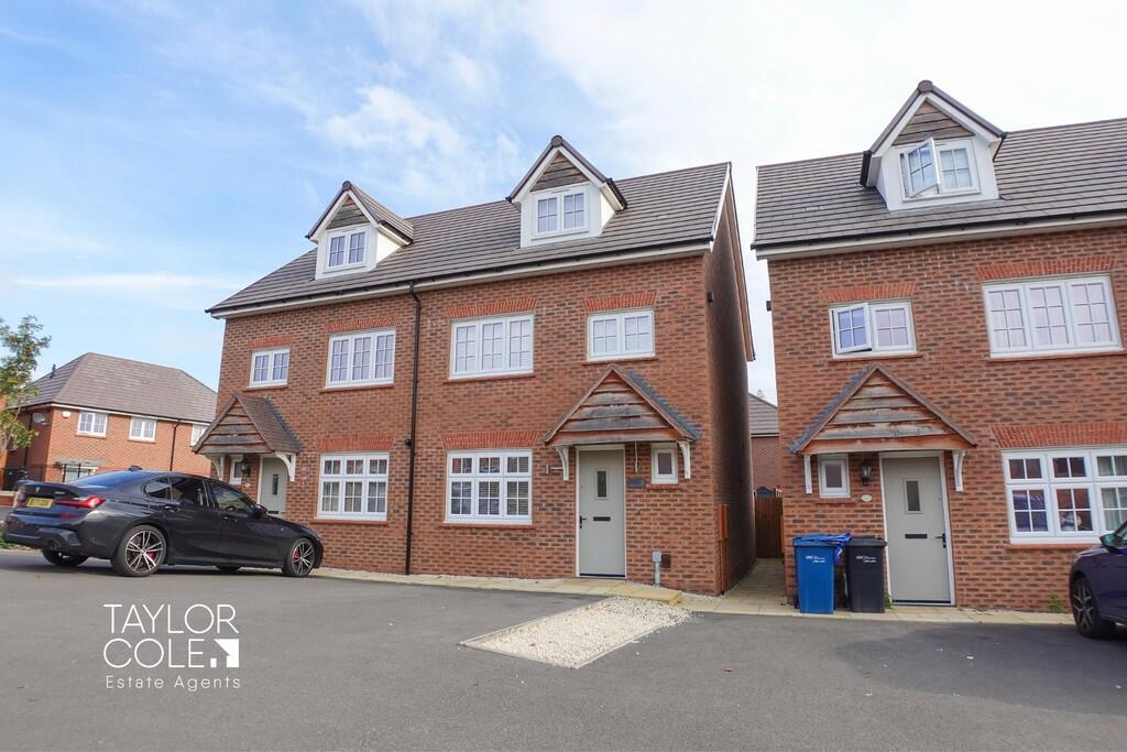 4 bedroom semidetached house for sale in Kinver Close, Amington, B77