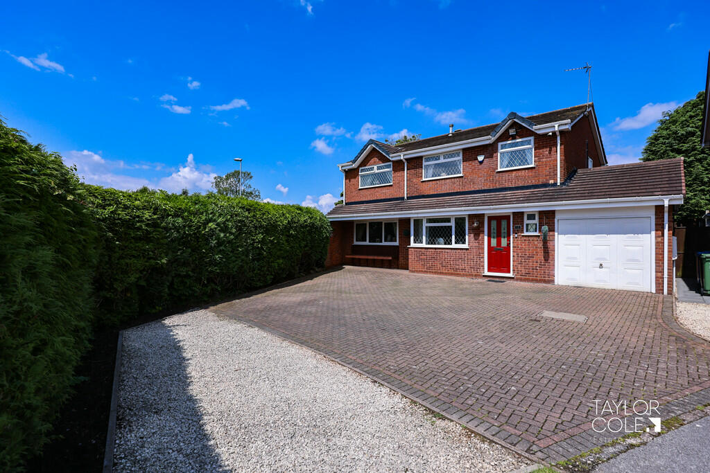 4 bedroom detached house for sale in Cleasby, Wilnecote, B77