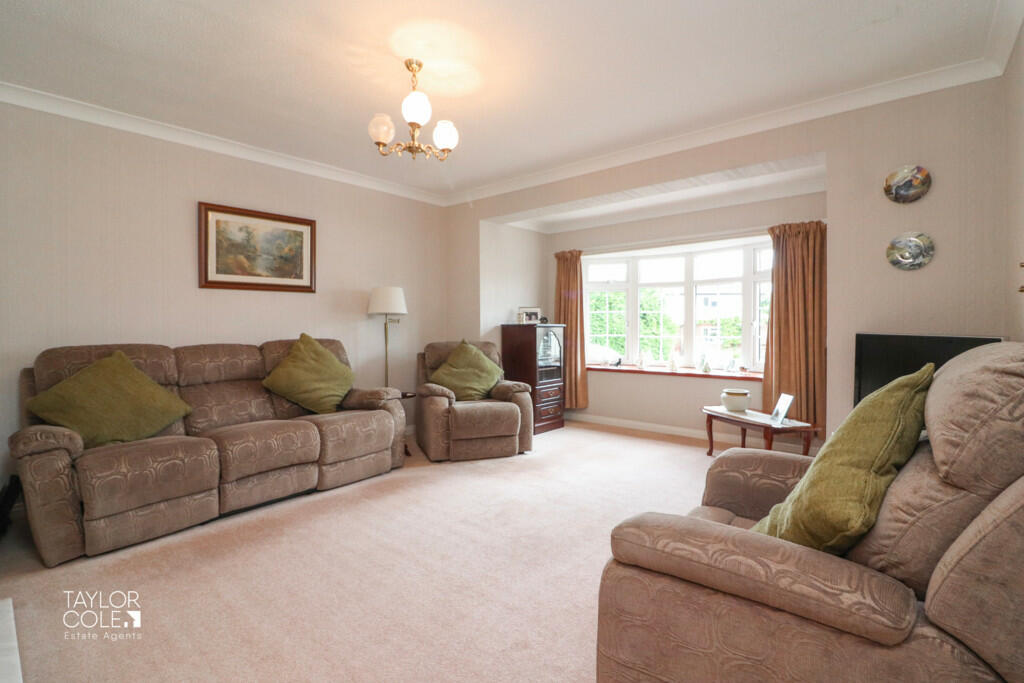 Additional property image - Lichfield Crescent, Hopwas