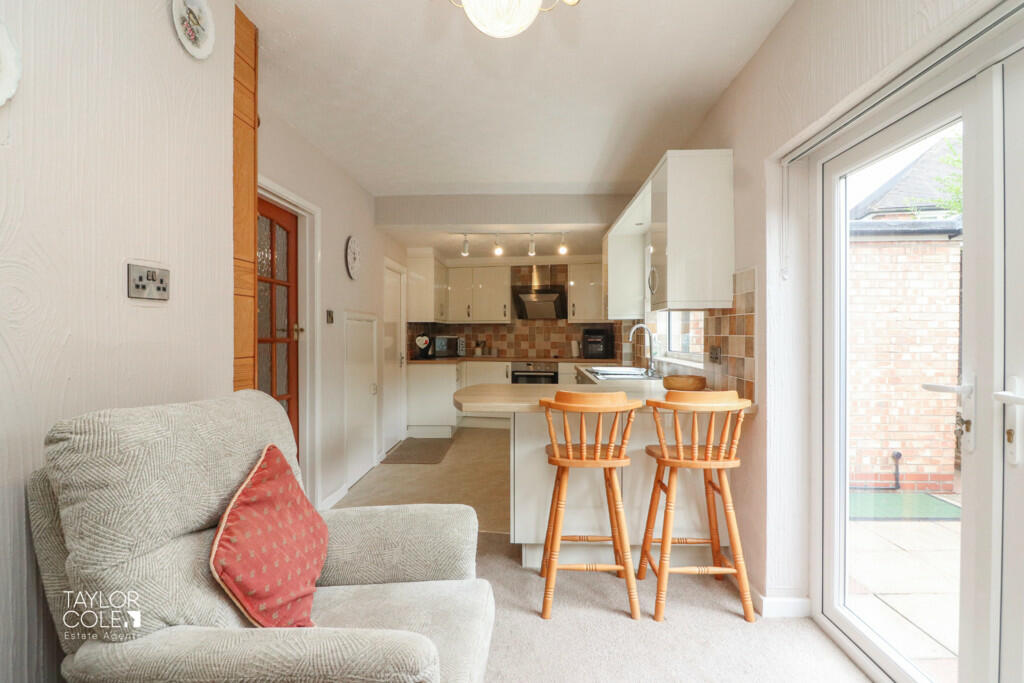 Additional property image - Lichfield Crescent, Hopwas