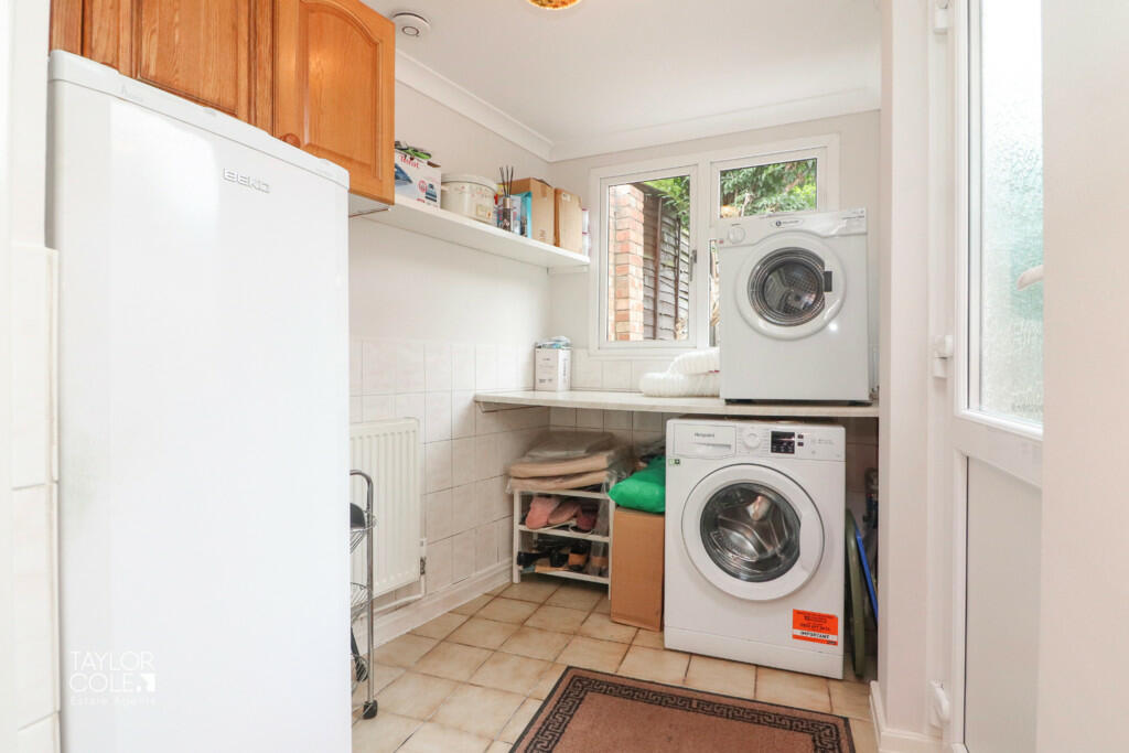 Additional property image - Lichfield Crescent, Hopwas