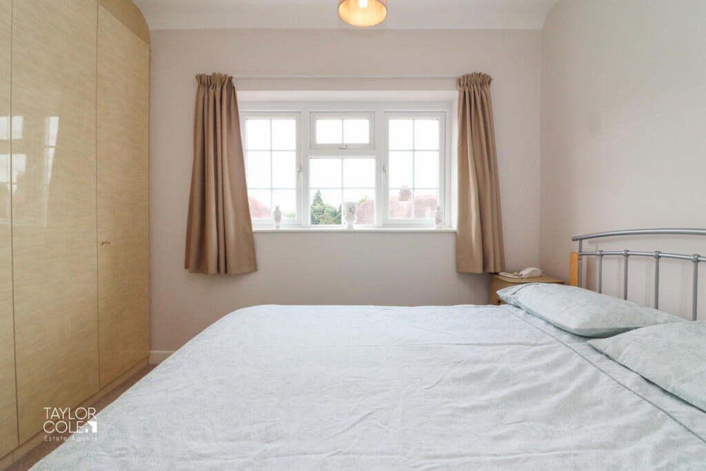 Additional property image - Lichfield Crescent, Hopwas