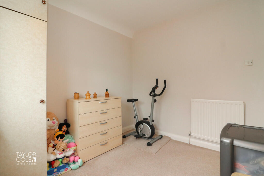 Additional property image - Lichfield Crescent, Hopwas