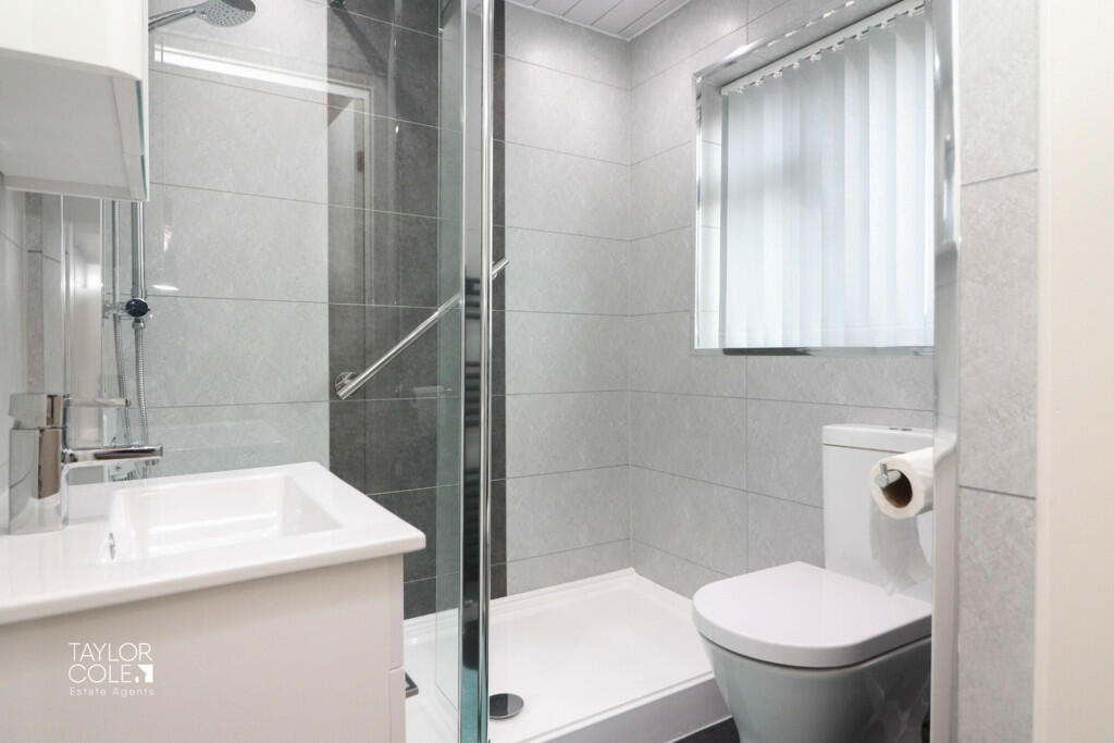Additional property image - Lichfield Crescent, Hopwas