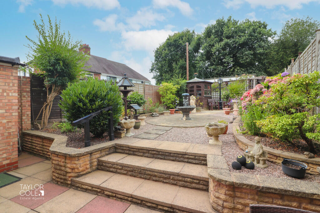 Additional property image - Lichfield Crescent, Hopwas