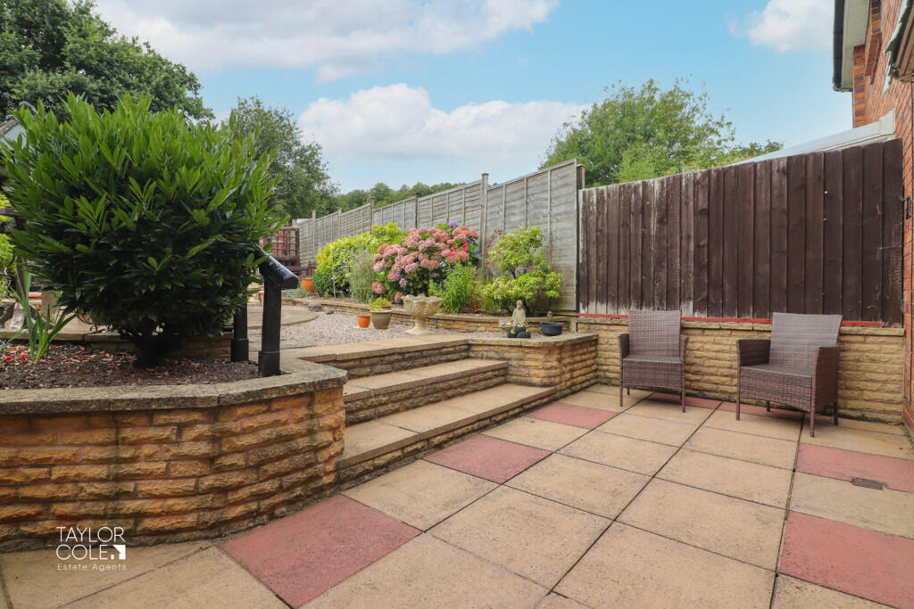 Additional property image - Lichfield Crescent, Hopwas
