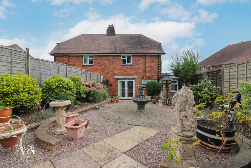 Additional property image - Lichfield Crescent, Hopwas