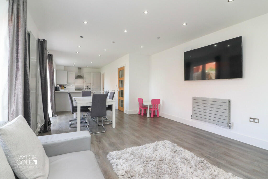 Additional property image - Fisher Close, Tamworth