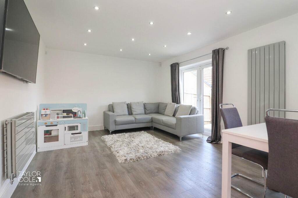 Additional property image - Fisher Close, Tamworth