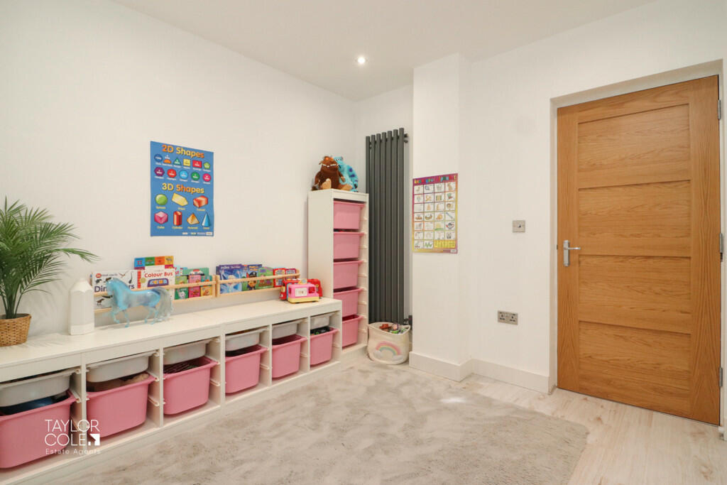 Additional property image - Fisher Close, Tamworth
