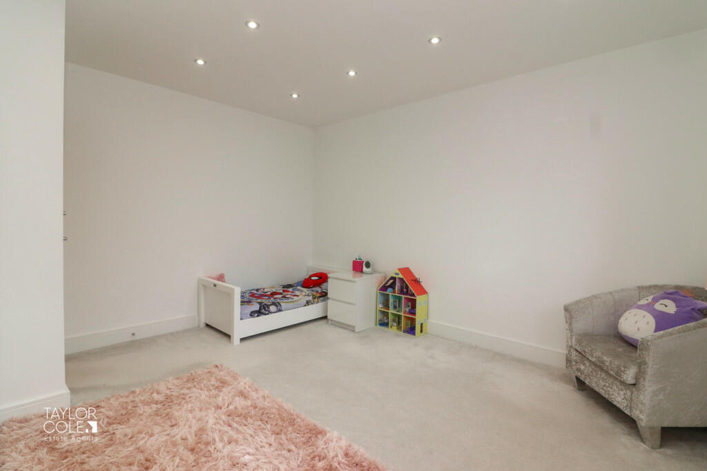Additional property image - Fisher Close, Tamworth