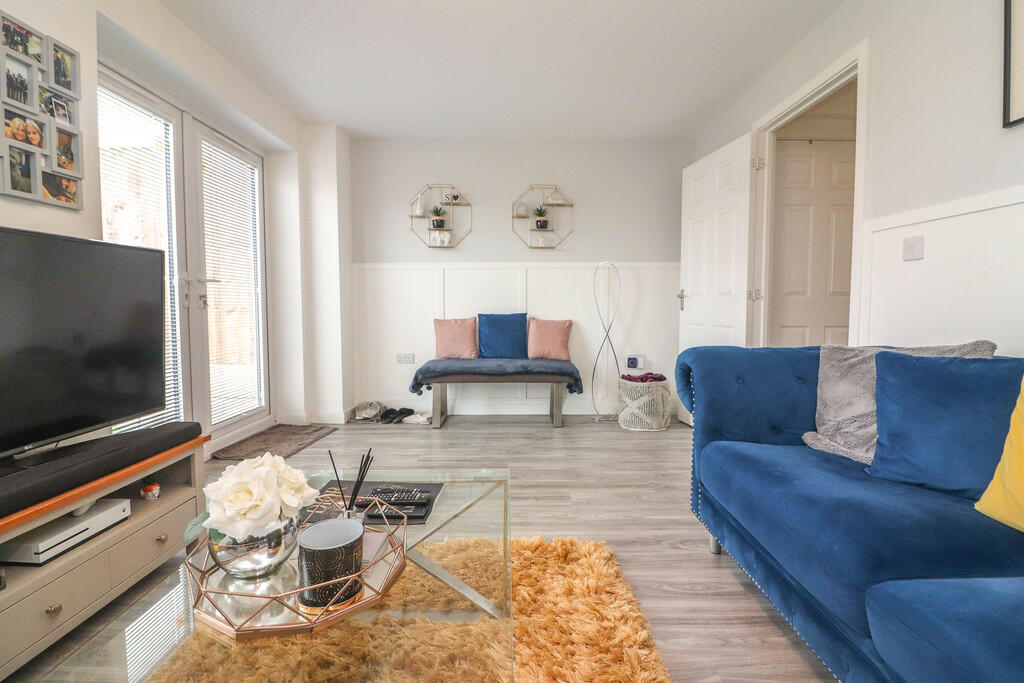 Additional property image - Lillingstone Avenue, Coton Green