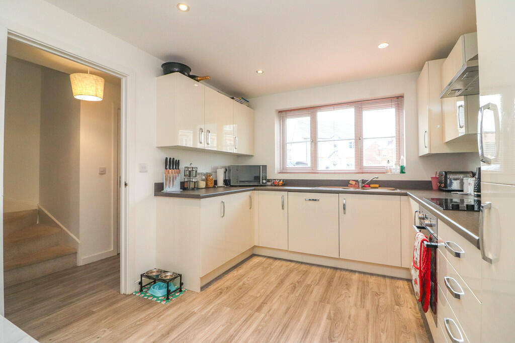Additional property image - Lillingstone Avenue, Coton Green