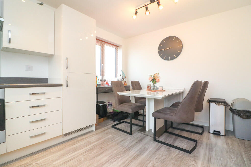 Additional property image - Lillingstone Avenue, Coton Green
