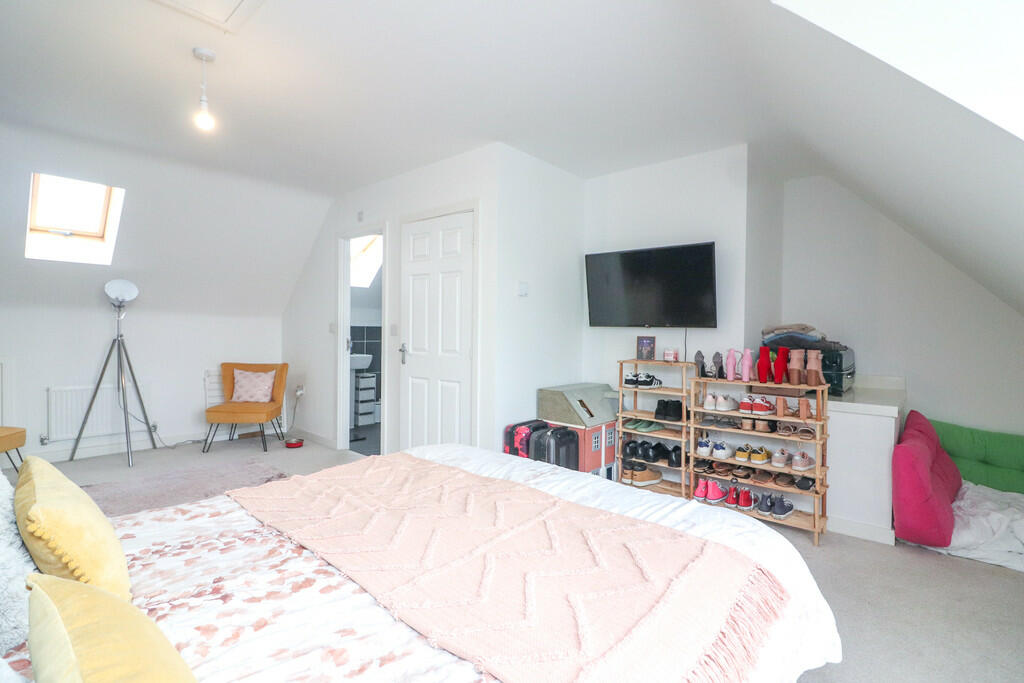 Additional property image - Lillingstone Avenue, Coton Green