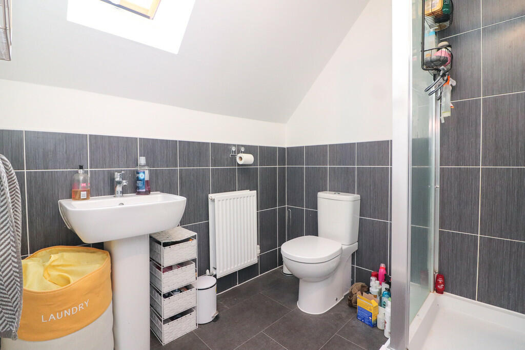 Additional property image - Lillingstone Avenue, Coton Green