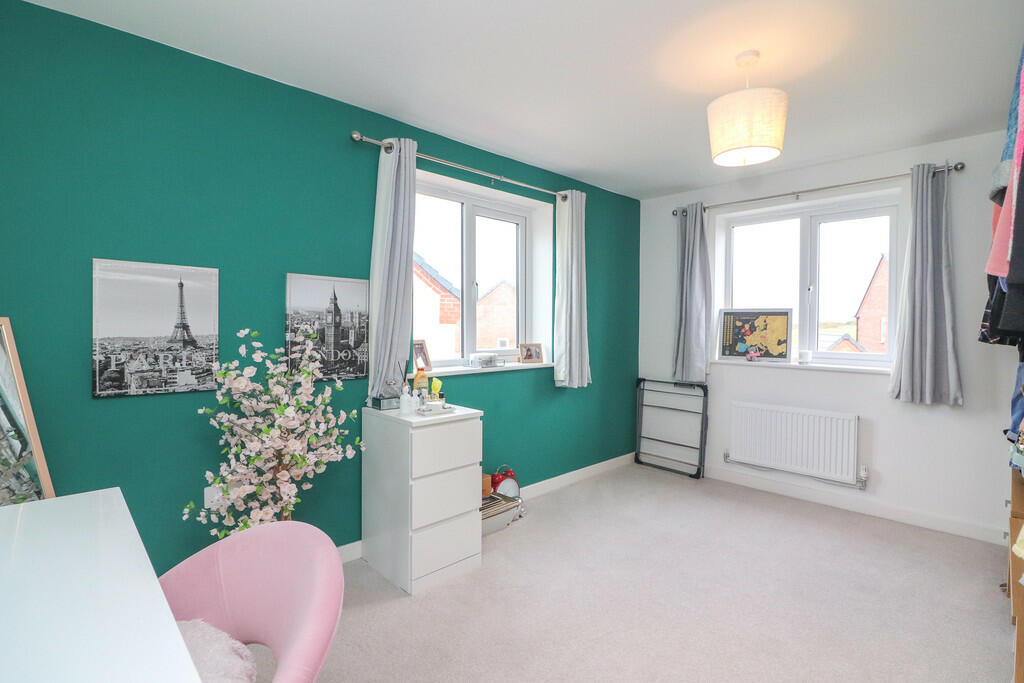 Additional property image - Lillingstone Avenue, Coton Green