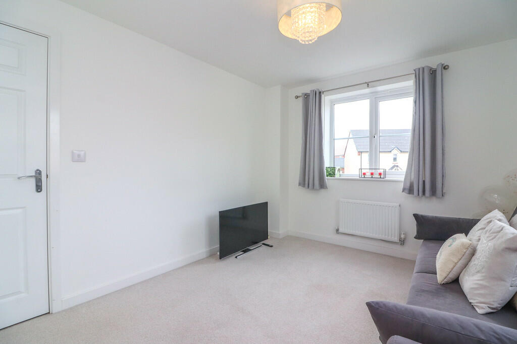 Additional property image - Lillingstone Avenue, Coton Green