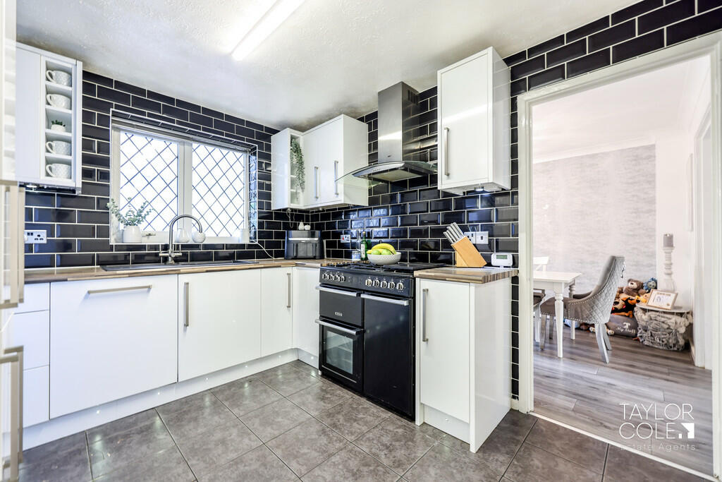 Additional property image - Teign, Hockley