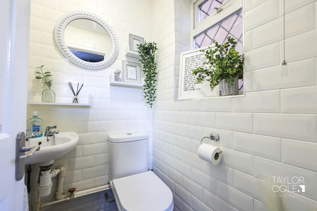 Additional property image - Teign, Hockley