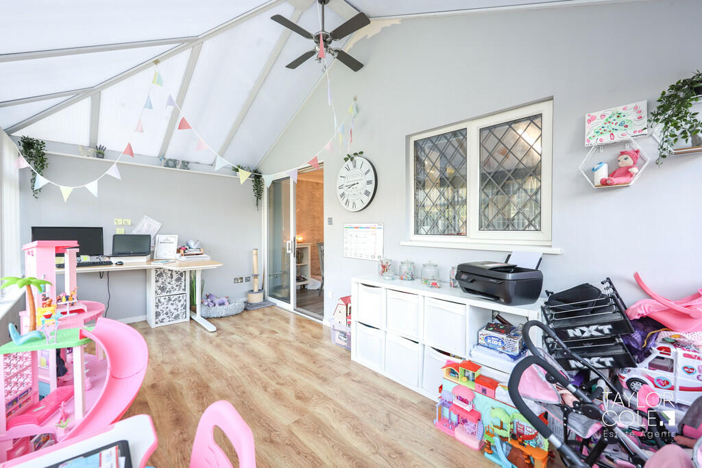 Additional property image - Teign, Hockley