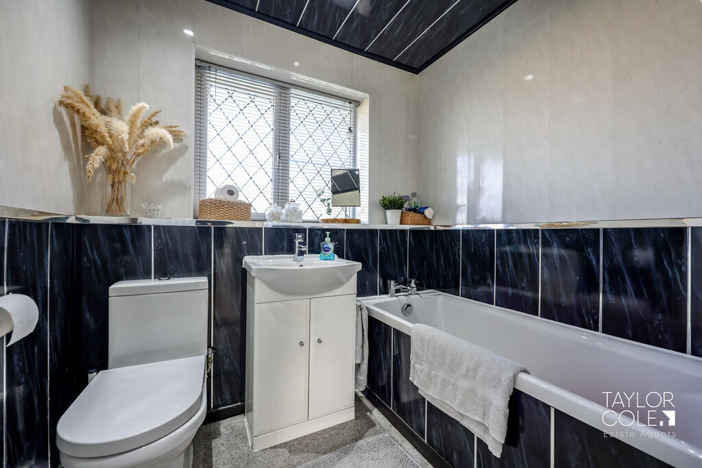 Additional property image - Teign, Hockley