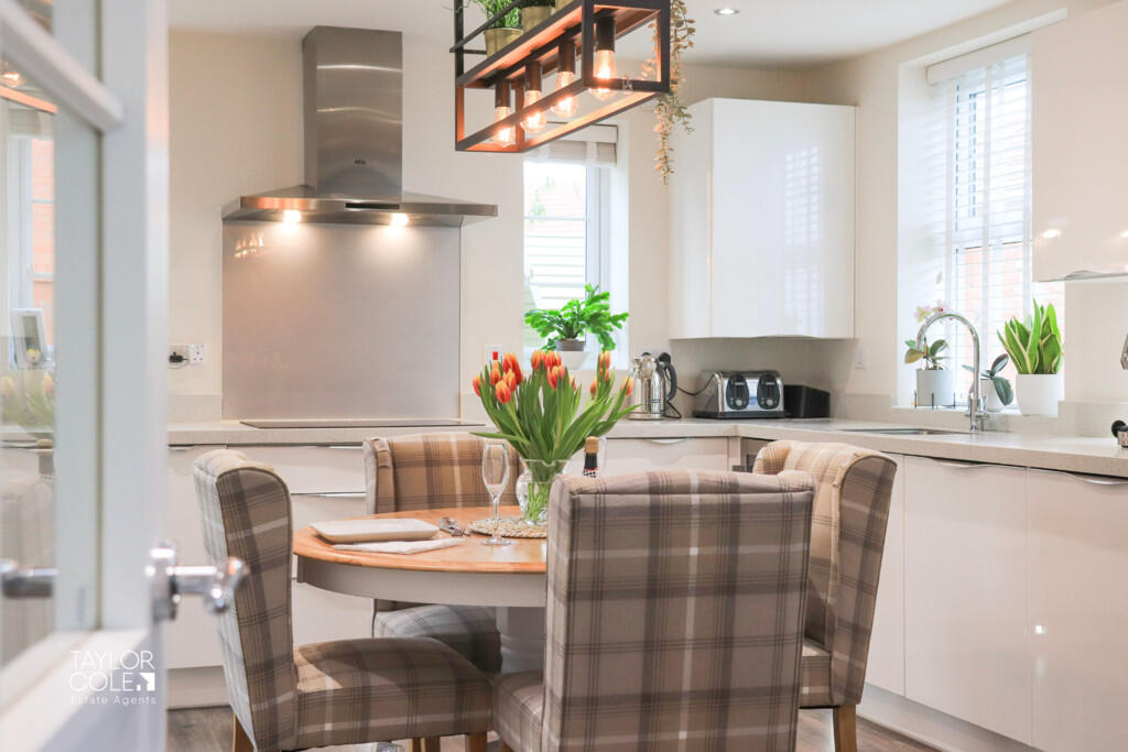 Additional property image - Bennet Close, Tamworth