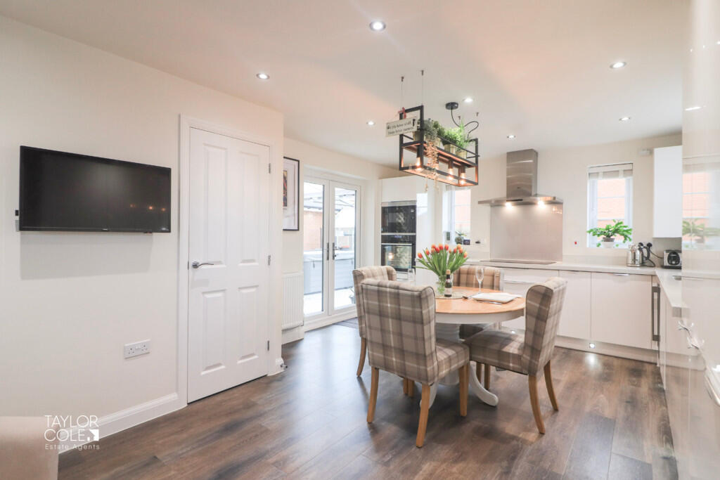 Additional property image - Bennet Close, Tamworth
