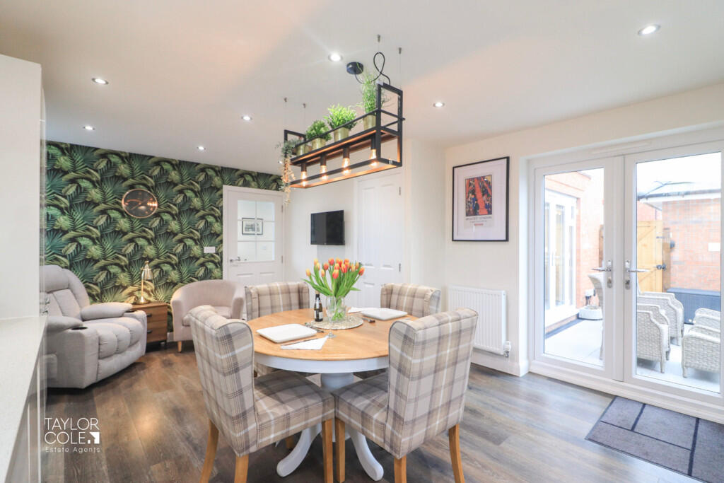 Additional property image - Bennet Close, Tamworth