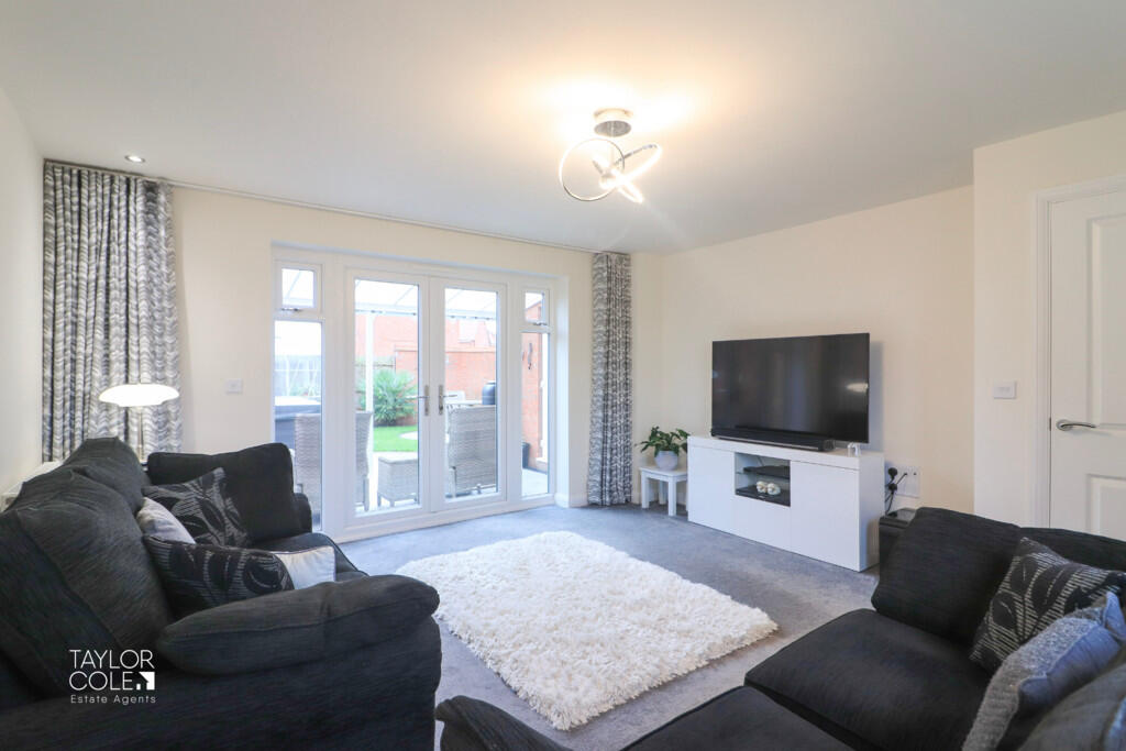 Additional property image - Bennet Close, Tamworth
