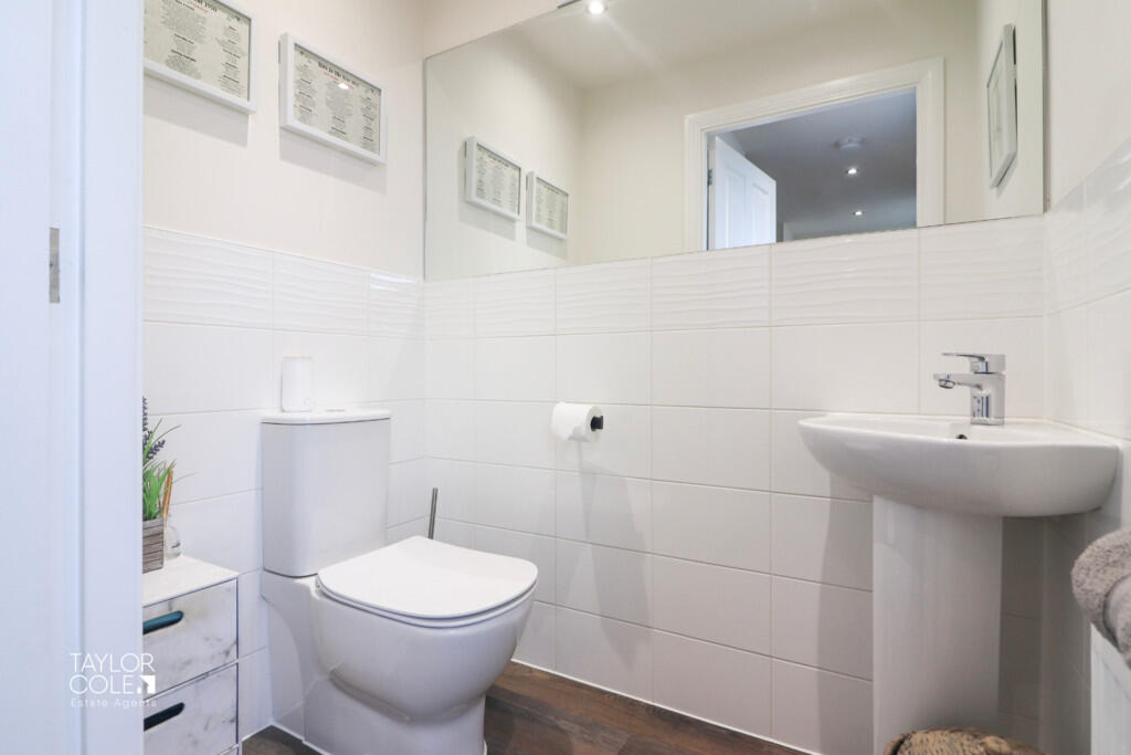 Additional property image - Bennet Close, Tamworth