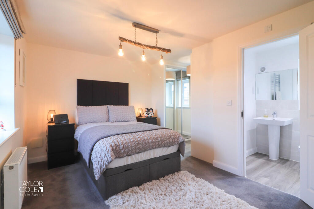 Additional property image - Bennet Close, Tamworth