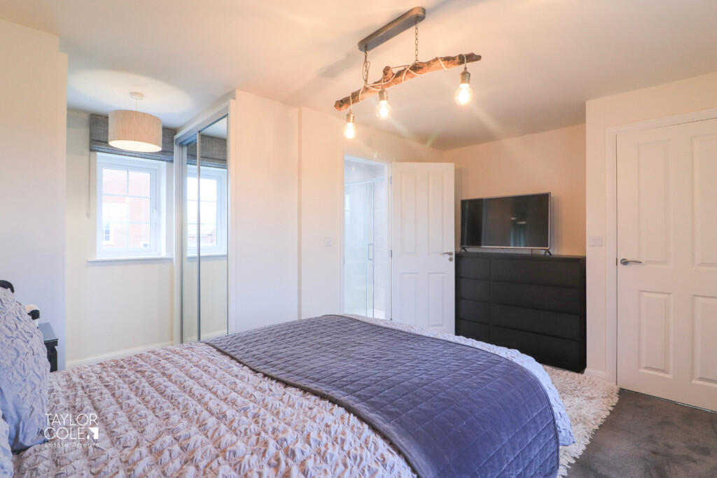 Additional property image - Bennet Close, Tamworth