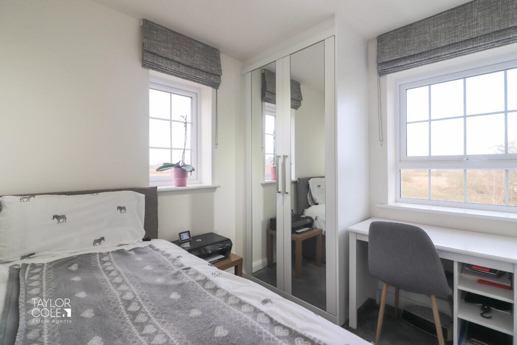 Additional property image - Bennet Close, Tamworth