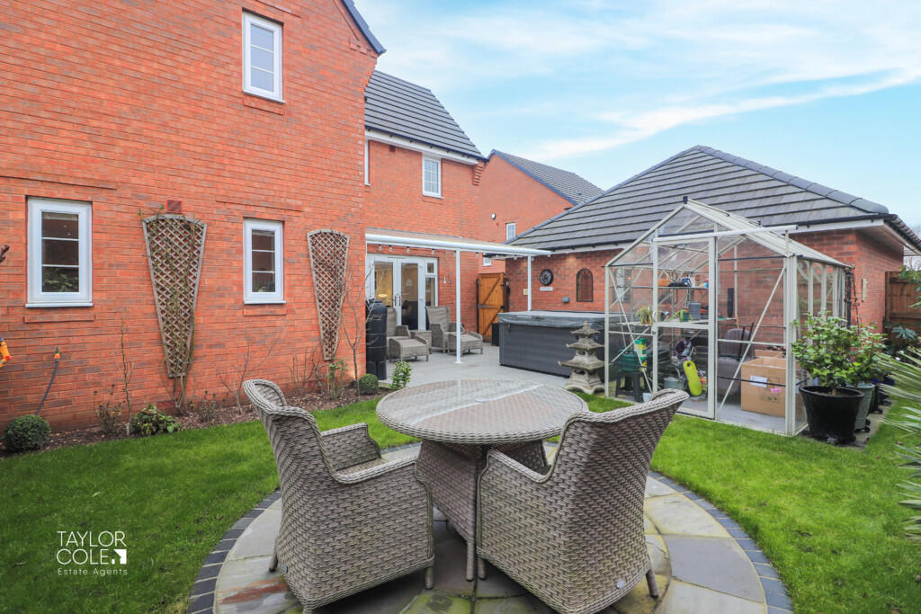 Additional property image - Bennet Close, Tamworth