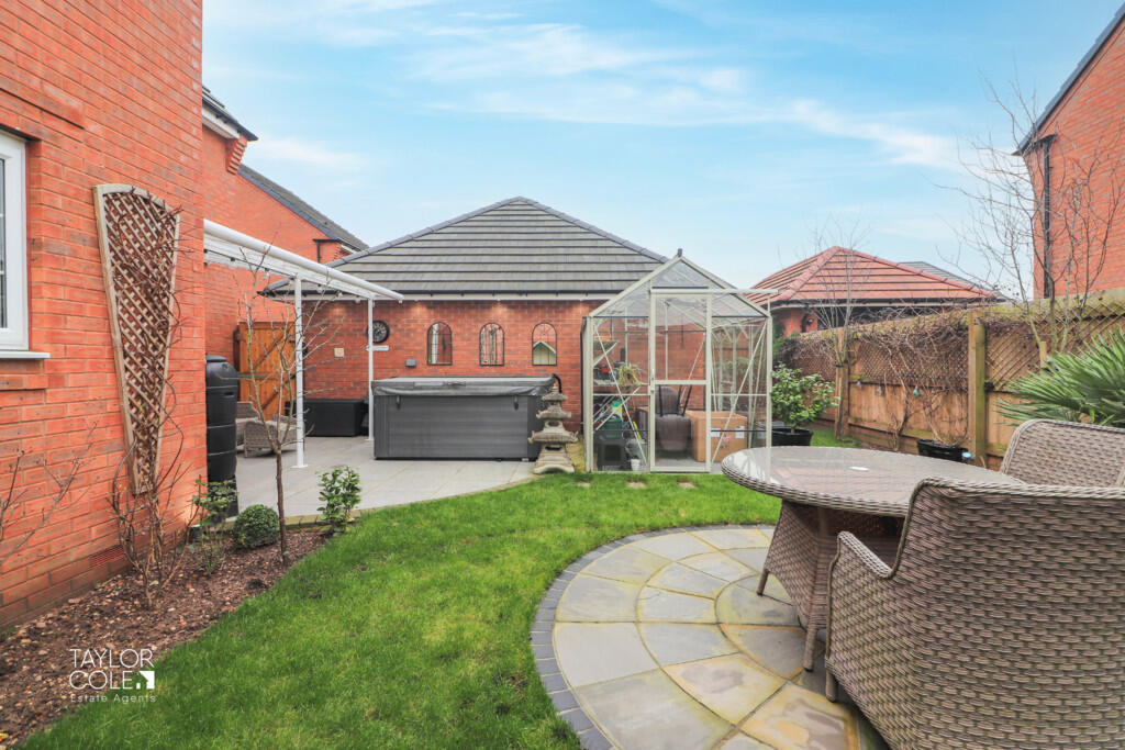 Additional property image - Bennet Close, Tamworth