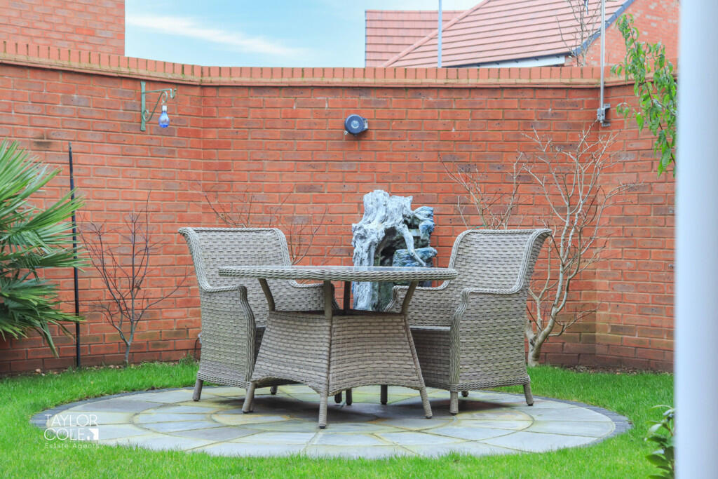 Additional property image - Bennet Close, Tamworth