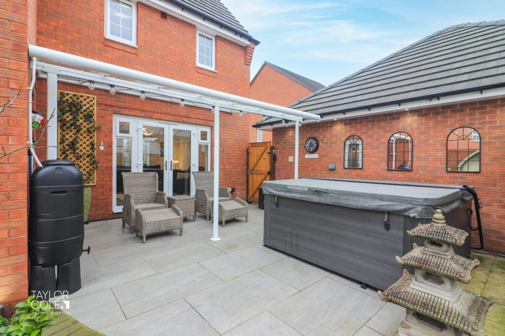 Additional property image - Bennet Close, Tamworth