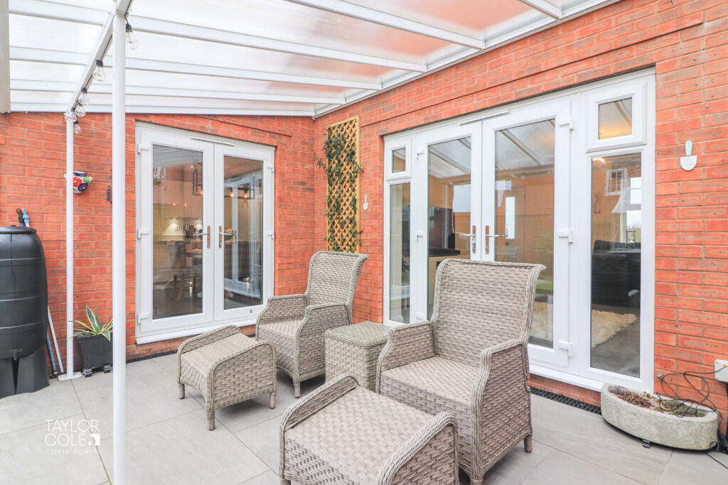 Additional property image - Bennet Close, Tamworth