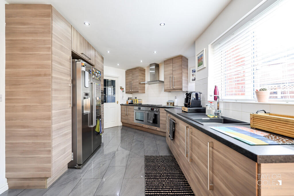 Additional property image - School Walk, Tamworth