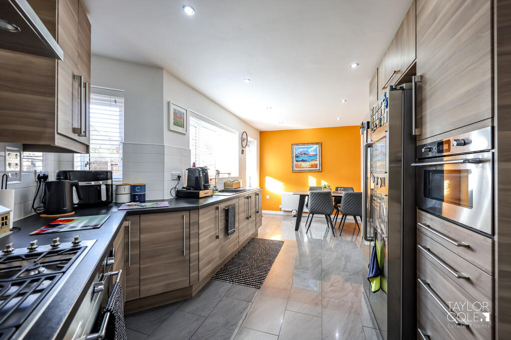 Additional property image - School Walk, Tamworth
